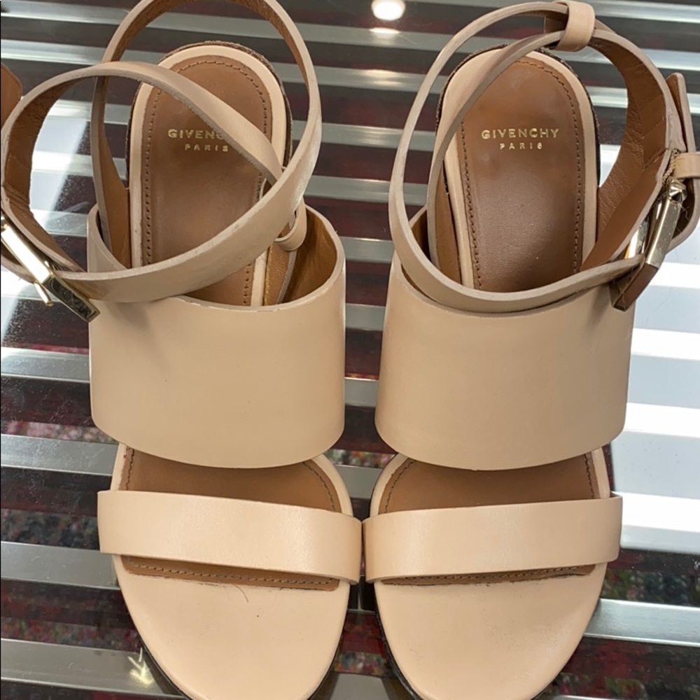 Givenchy nude block heel